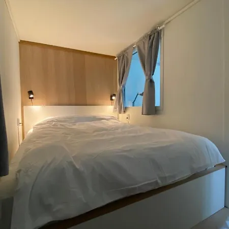 Апартаменты Entire Renovated From 1780 With Kitchen, Bath, Bedroom, And Living In Skuteviken