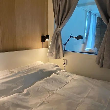 Entire Renovated From 1780 With Kitchen, Bath, Bedroom, And Living In Skuteviken Apartamento Bergen