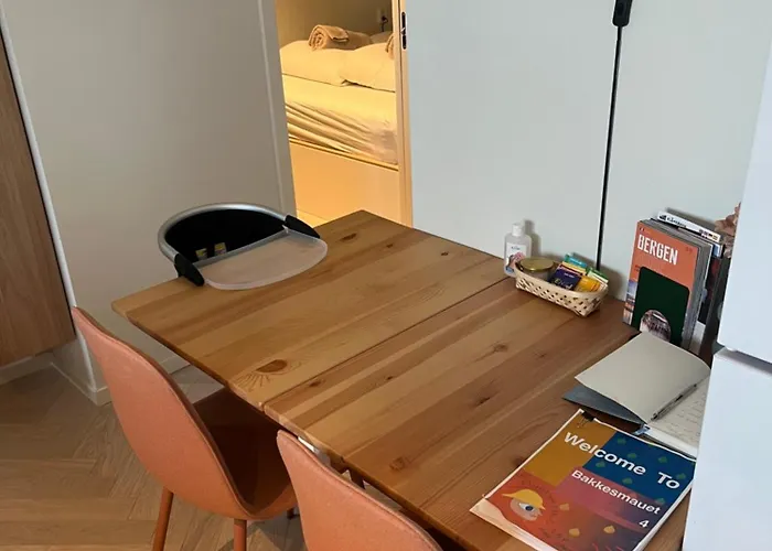 Entire Renovated From 1780 With Kitchen, Bath, Bedroom, And Living In Skuteviken Apartamento